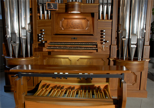 Spieltisch der de Gier-Orgel in der ref. Kirche Schleitheim